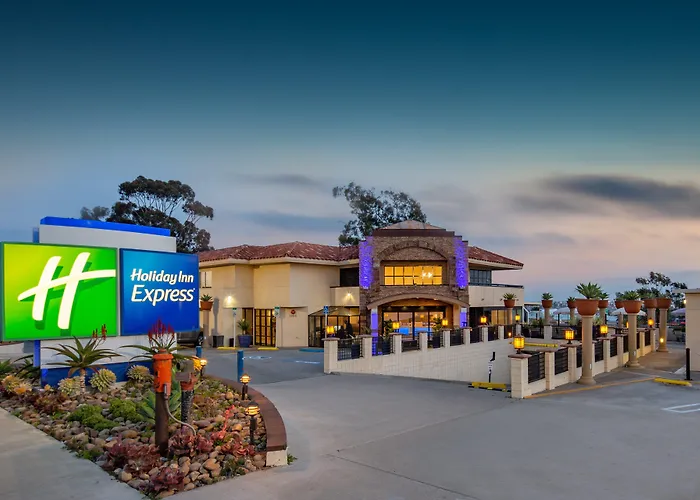 Discover the Best Hotels Near San Diego Airport Offering Free Shuttle