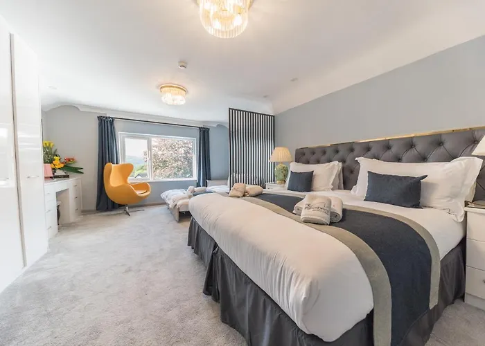 Top Windermere Hotels Offering Jacuzzis for Bliss