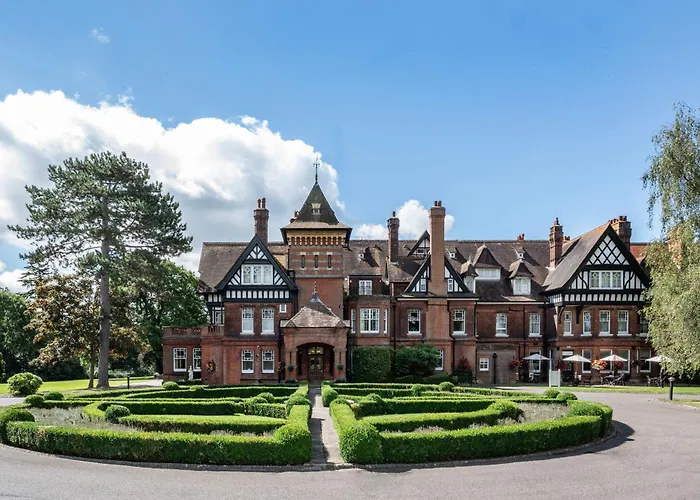 Discover the Best Dog Friendly Hotels near Leatherhead for a Memorable Stay