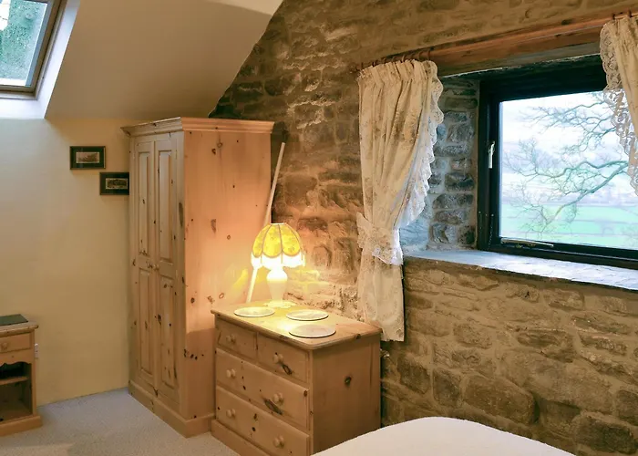 Top Hotels in Bamford for a Delightful Stay
