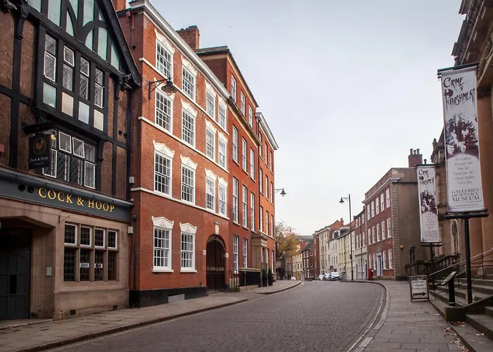 Best Hotels Near Canal Street in Nottingham