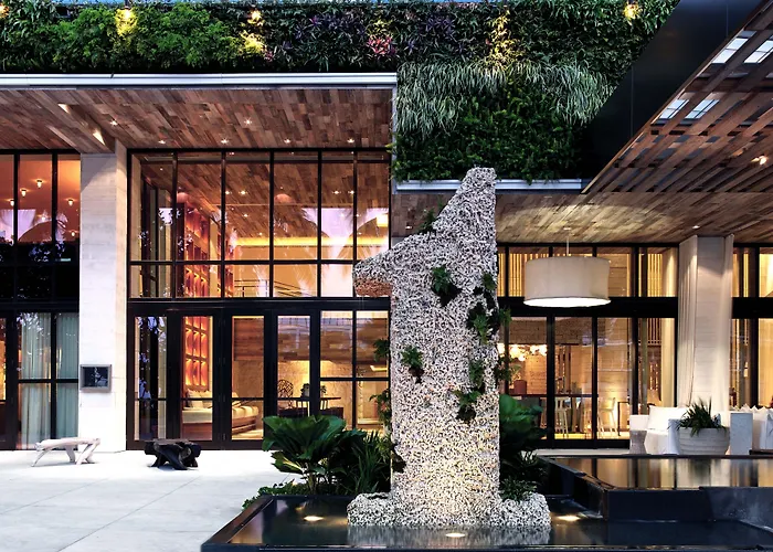 Top Party Hotels in Miami for Nightlife Fanatics