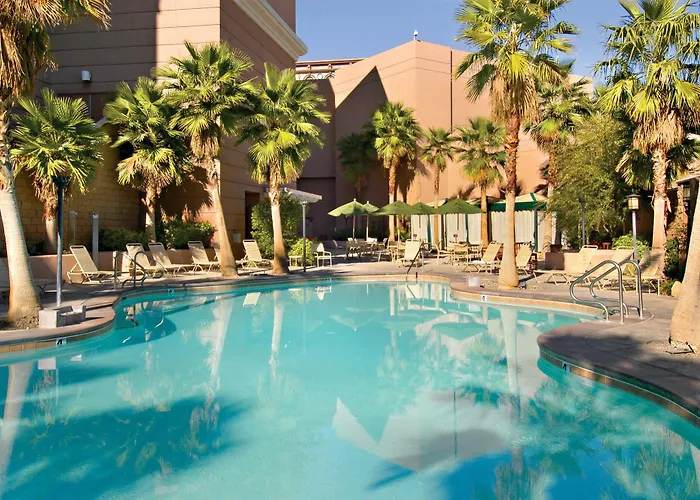 Explore the Best Las Vegas Hotels Offering Complimentary Airport Shuttle