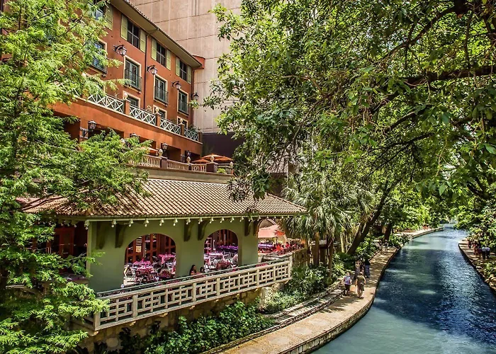 Discover the Best Hotels Near AT&T Center in San Antonio for Your Stay