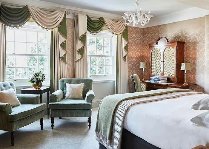 Discover the Charm of London's Most Iconic Hotels