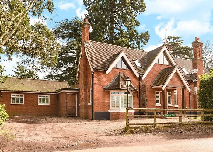 Best Hotels in Denham Village, United Kingdom